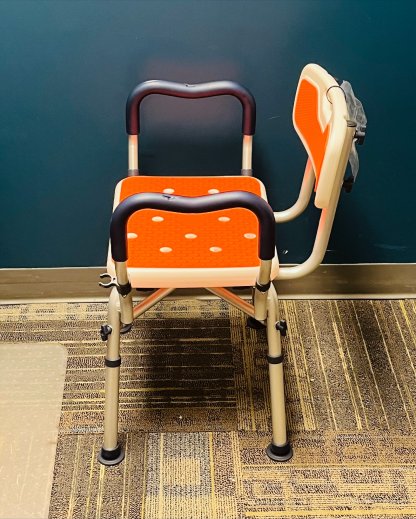 SHOWER CHAIR W/BACK AND ARMS