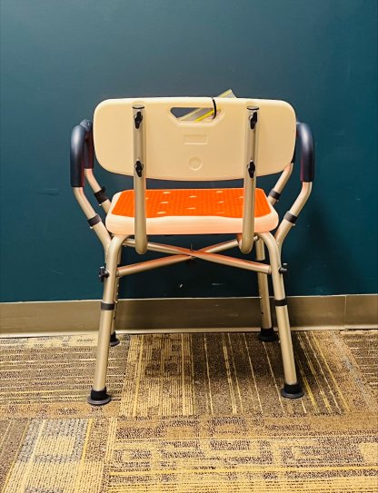 SHOWER CHAIR W/BACK AND ARMS