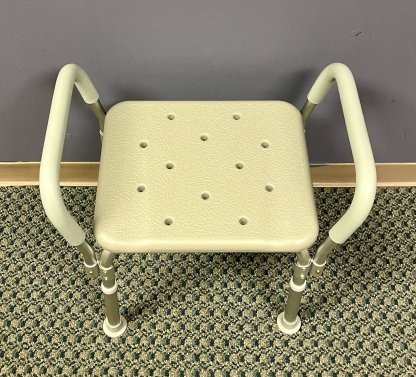 SHOWER CHAIR WITH ARMS