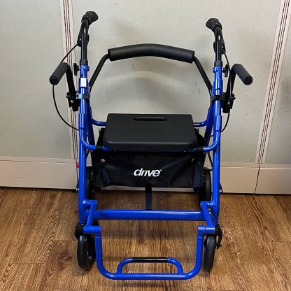 ROLLATOR/TRANSPORT CHAIR