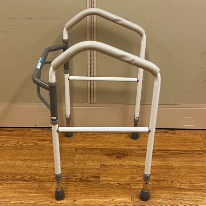 TOILET SAFETY FRAME