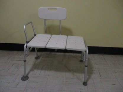 Bath bench with backrest and armrest