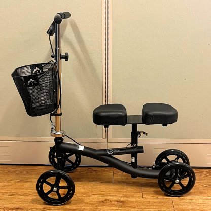 KNEE SCOOTER
