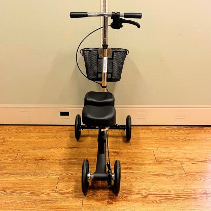 KNEE SCOOTER