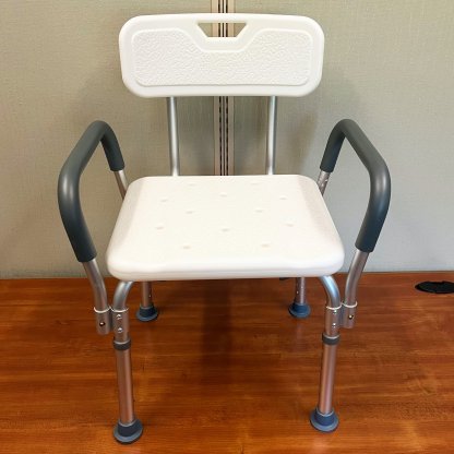 SHOWER CHAIR W/BACK AND ARMS