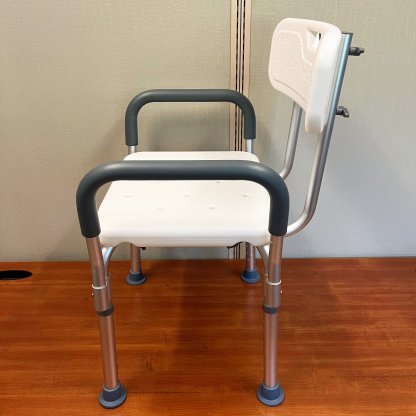 SHOWER CHAIR W/BACK AND ARMS
