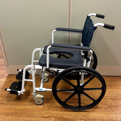 MANUAL WHEELCHAIR/ SHOWER+COMMODE CHAIR