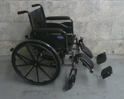 Manual Wheelchair 18x16
