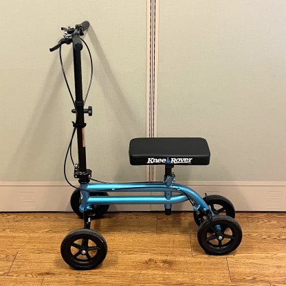 KNEE SCOOTER
