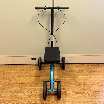 KNEE SCOOTER