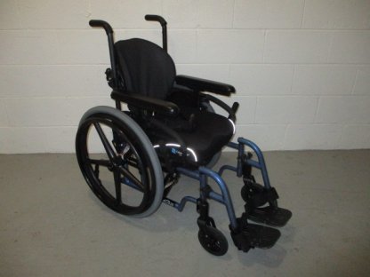 Manual wheelchair 14"x15"