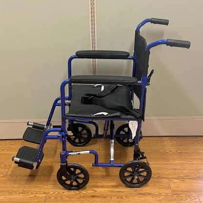 TRANSPORT WHEELCHAIR
