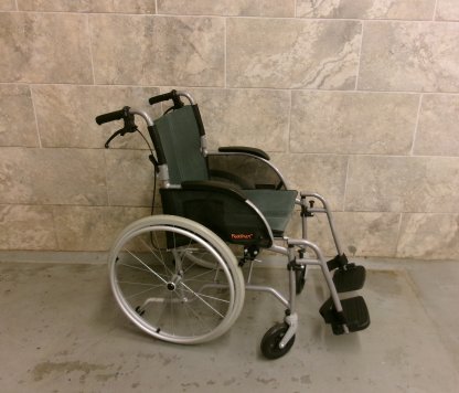 Manual Wheelchair 18x16