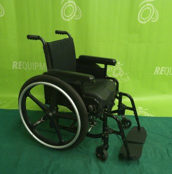 Manual Wheelchair 14x16