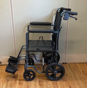 TRANSPORT WHEELCHAIR