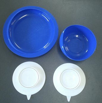Scoop Plate and Bowl with Non-Skid Base