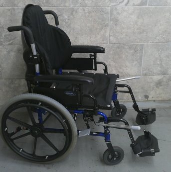 Manual Wheelchair 20x17