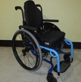 Manual wheelchair petite 14"x16"