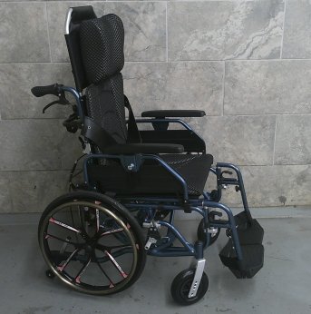 Manual Wheelchair 18x17