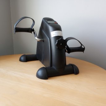 black pedal exerciser