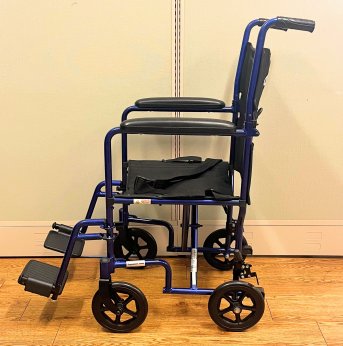 TRANSPORT WHEELCHAIR