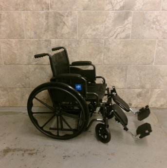 Manual Wheelchair 18x16