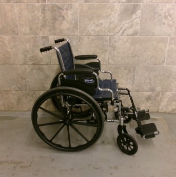 Manual Wheelchair 18x16