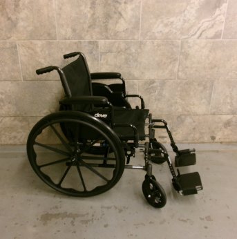 Manual Wheelchair 18x16
